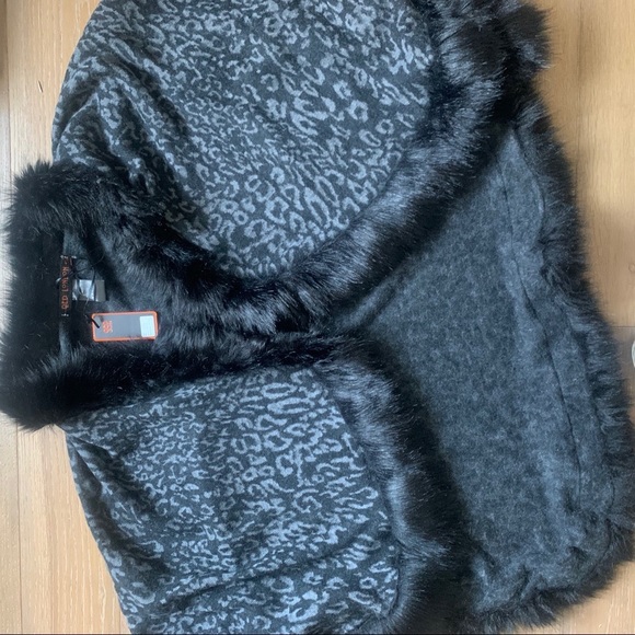 QED LONDON CAPE FAKE FUR LINED NEW - Picture 8 of 11